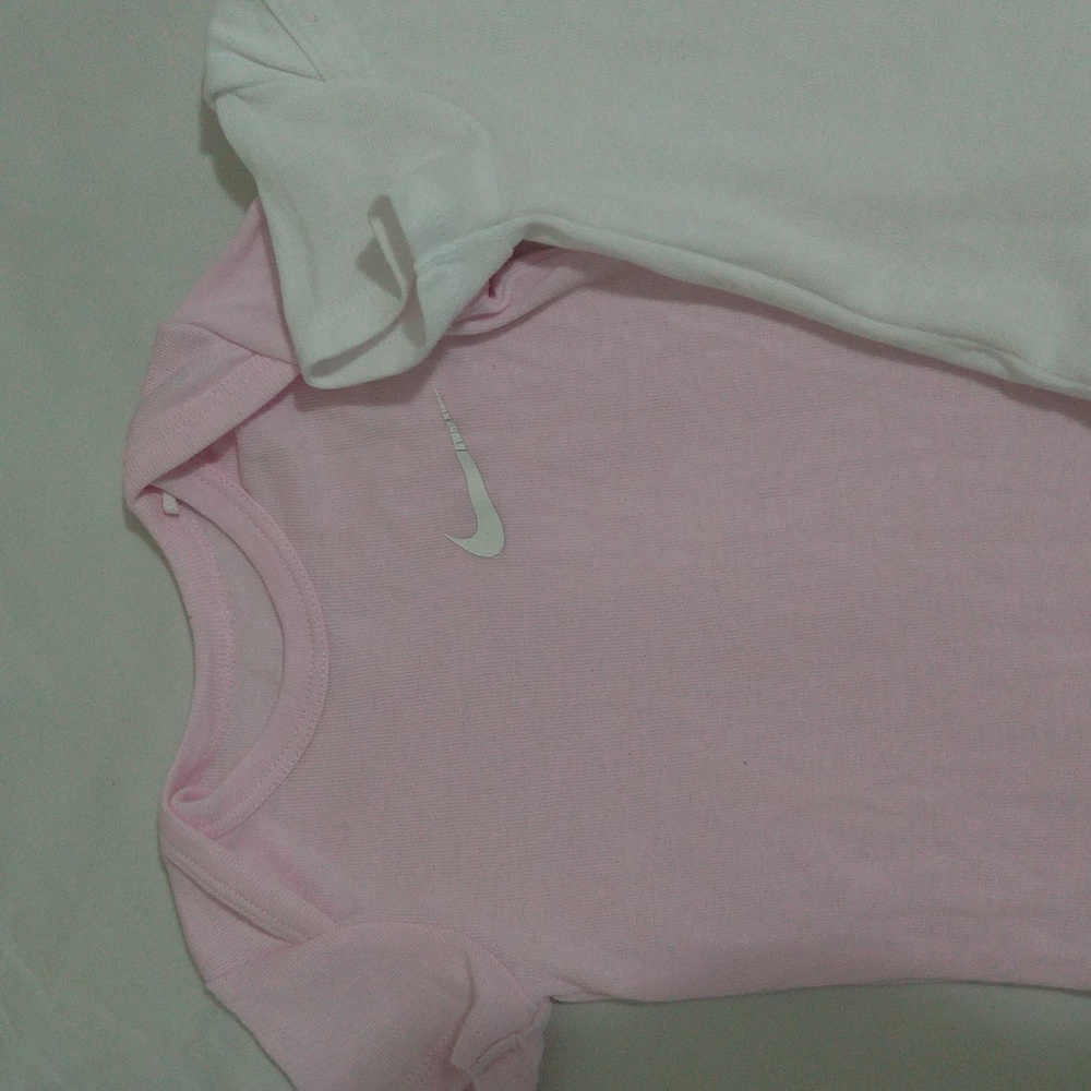 Nike Baby Girls Bodysuit Trio - Pink, White, Light Pink Size 3M - Picture 3 of 15